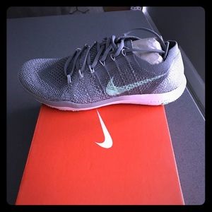 Women’s Nike Free Focus Flyknit 2 Size 7.5